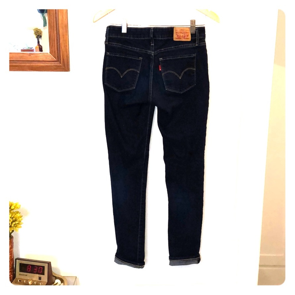 Levi true skinny dark wash